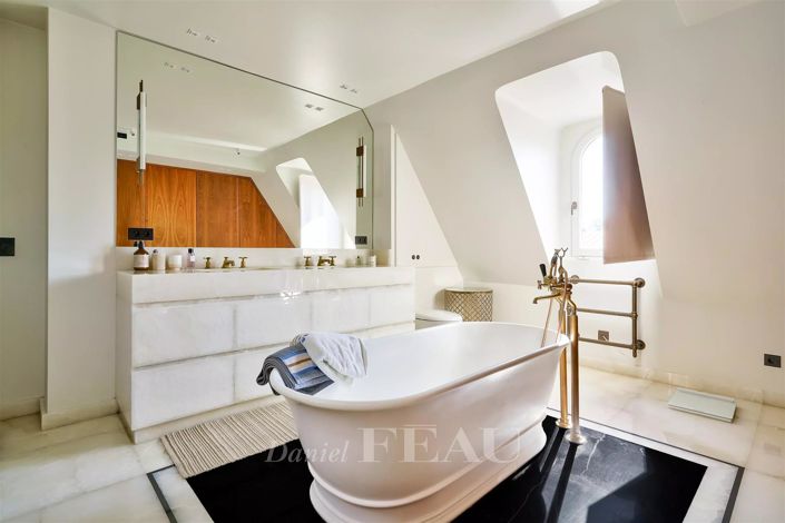 Image No.15-5 Bed Apartment for sale