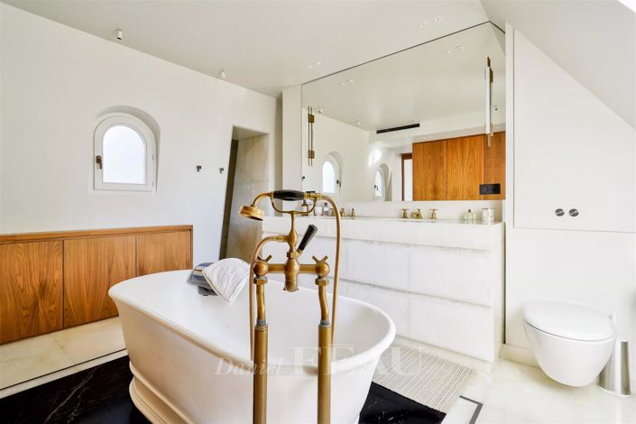 Image No.16-5 Bed Apartment for sale