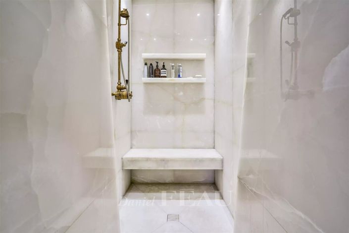 Image No.18-5 Bed Apartment for sale