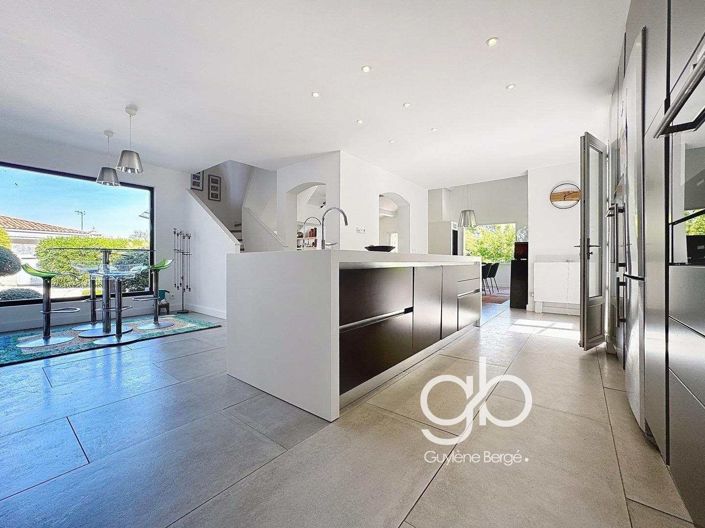 Image No.13-5 Bed House for sale