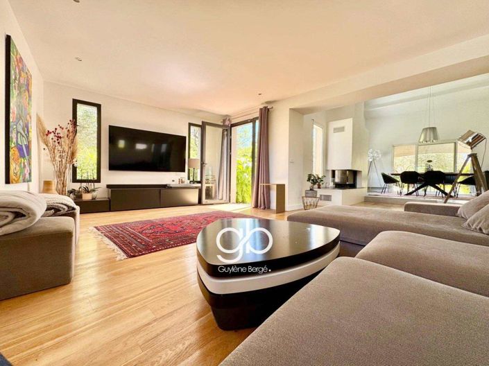 Image No.7-5 Bed House for sale