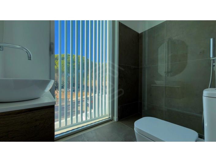 Image No.13-3 Bed House for sale