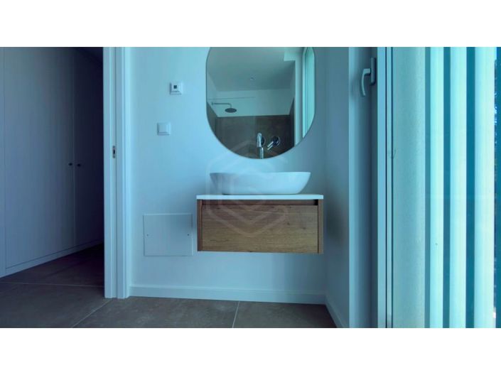 Image No.15-3 Bed House for sale