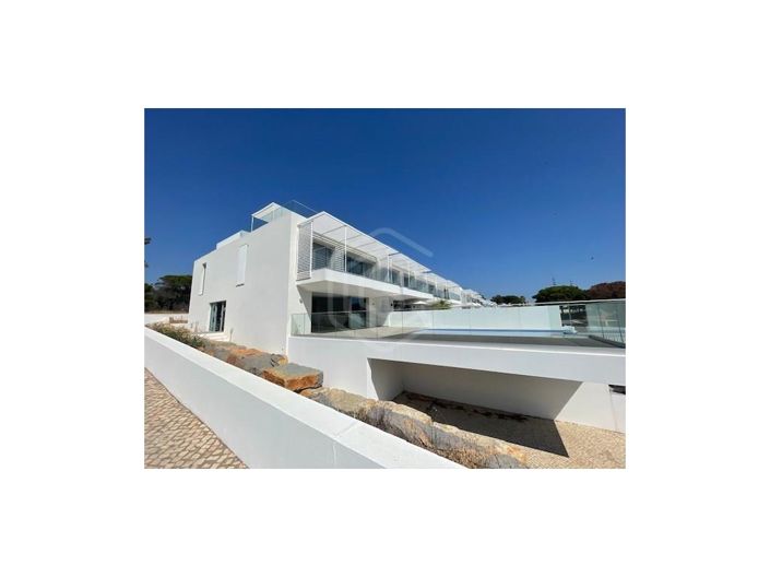 Image No.2-3 Bed House for sale