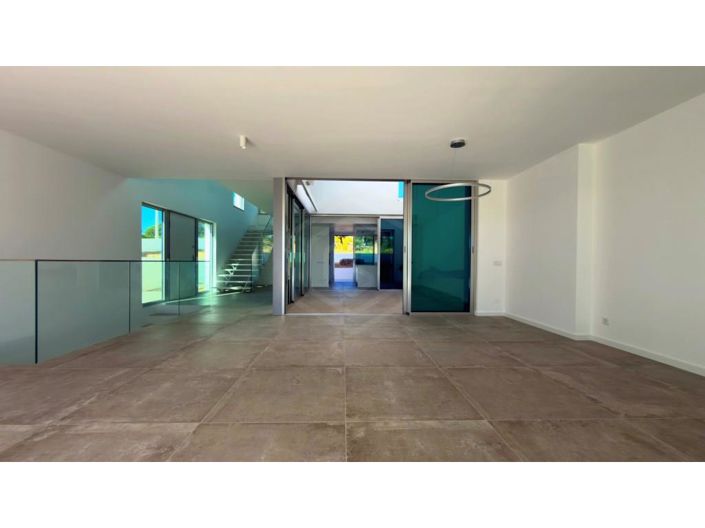 Image No.7-3 Bed House for sale