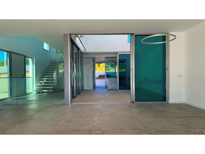 Image No.8-3 Bed House for sale