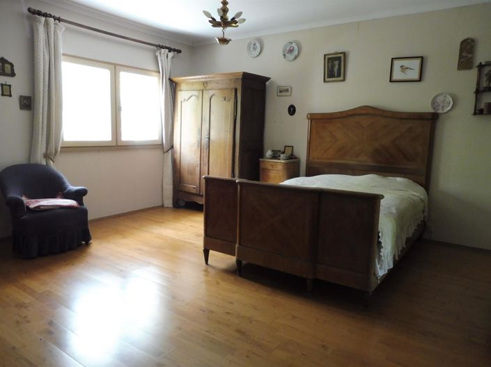 Image No.16-4 Bed House for sale