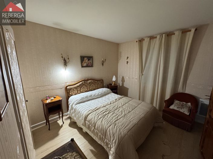 Image No.19-4 Bed House for sale