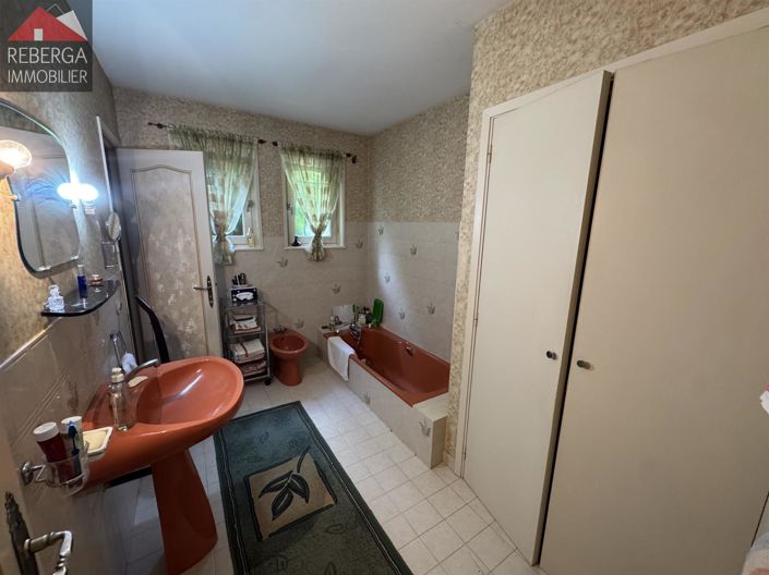 Image No.20-4 Bed House for sale