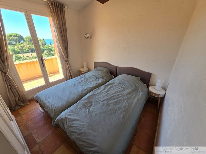 Image No.12-4 Bed House for sale