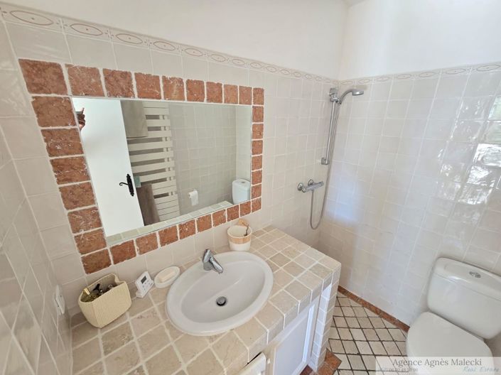 Image No.11-3 Bed House for sale