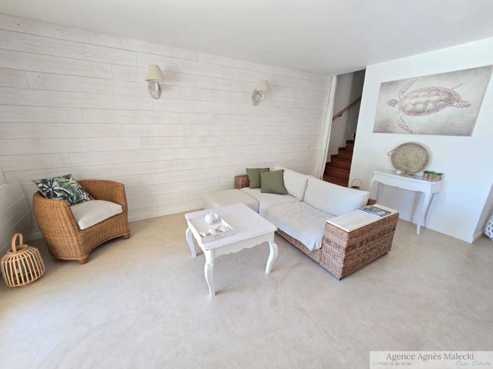 Image No.9-3 Bed House for sale