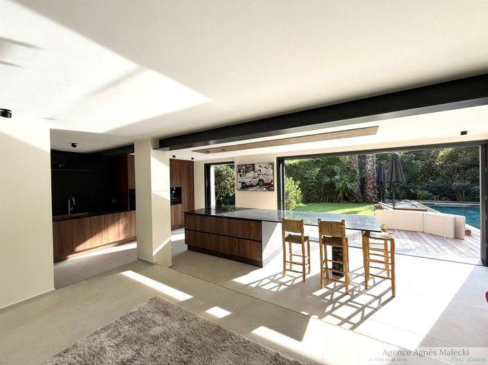 Image No.6-4 Bed House for sale