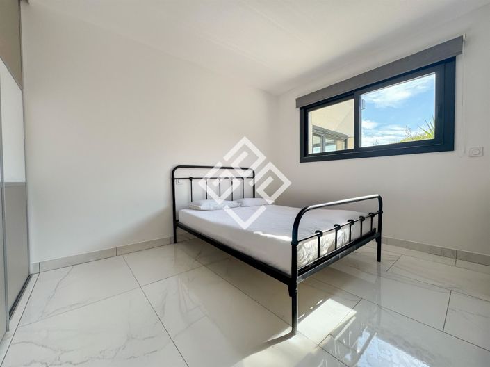 Image No.13-3 Bed House for sale