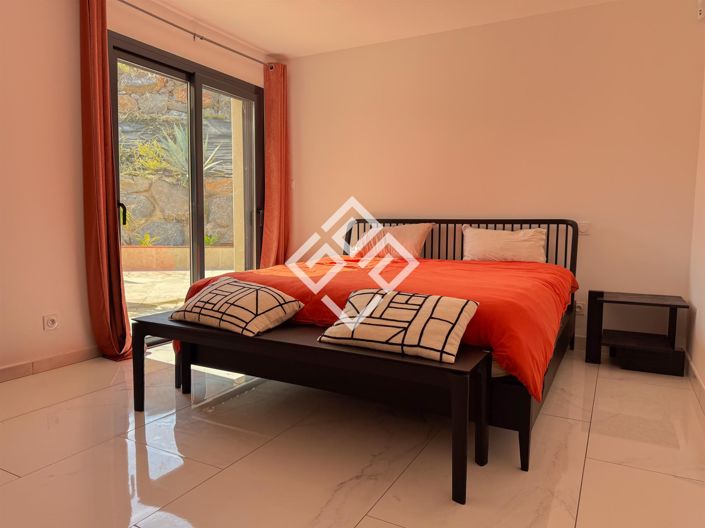 Image No.14-3 Bed House for sale