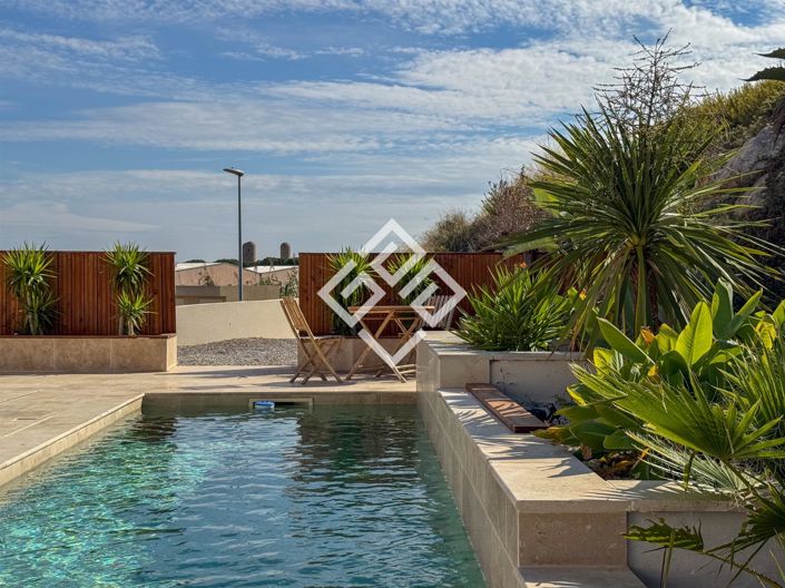 Image No.15-3 Bed House for sale