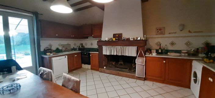 Image No.19-5 Bed House for sale