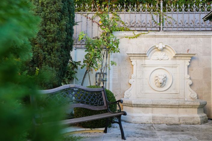 Image No.1-4 Bed House for sale