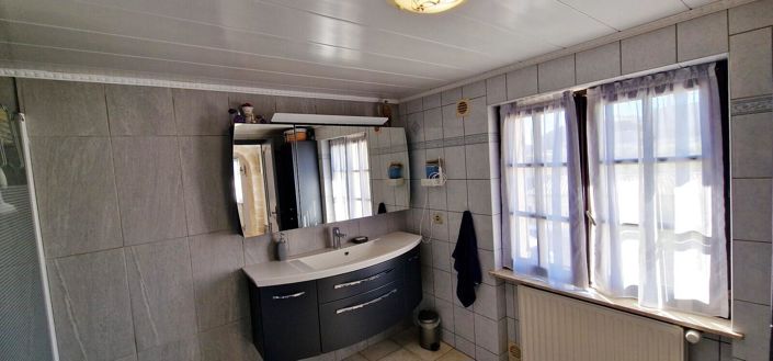 Image No.21-4 Bed House for sale