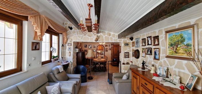 Image No.8-4 Bed House for sale