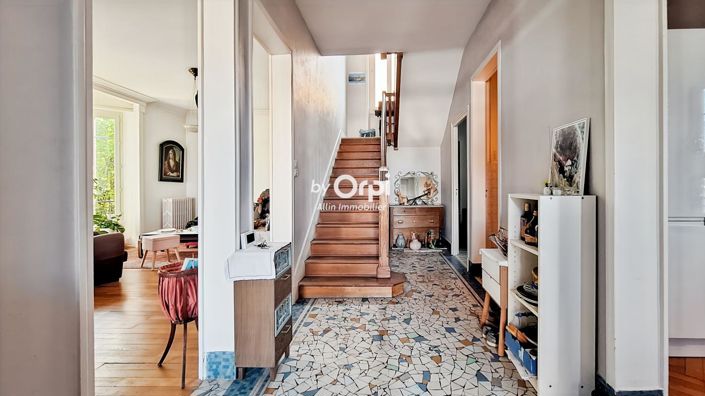 Image No.2-6 Bed House for sale