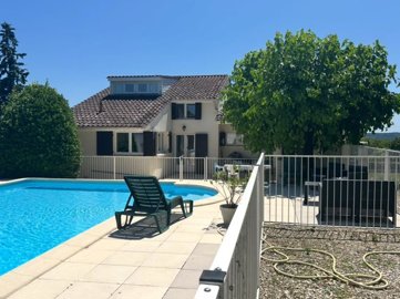 5 Bed House for sale