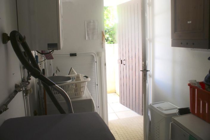 Image No.21-5 Bed House for sale