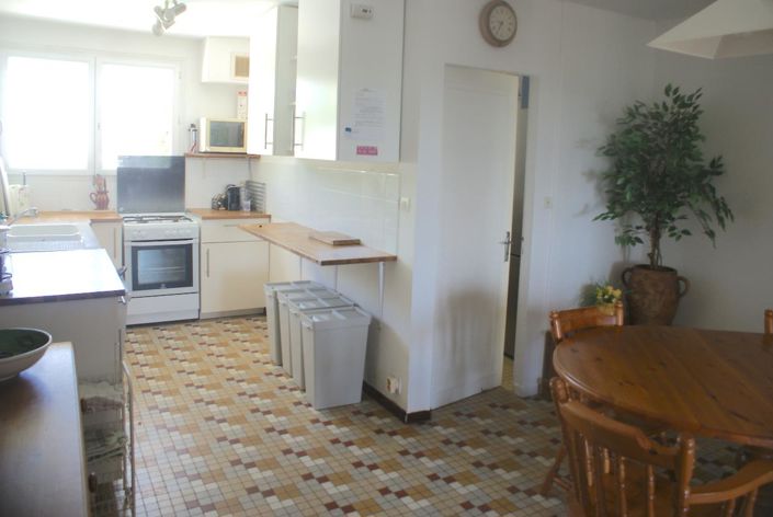 Image No.5-5 Bed House for sale