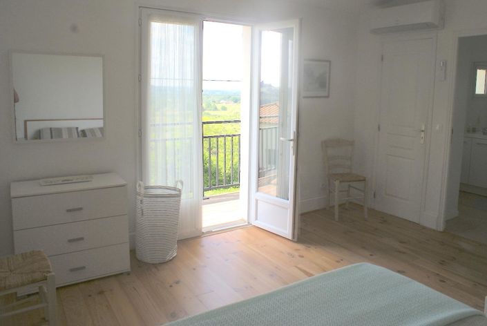 Image No.7-5 Bed House for sale