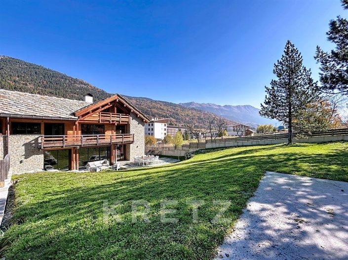 Image No.2-6 Bed House for sale