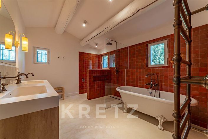 Image No.10-5 Bed House for sale