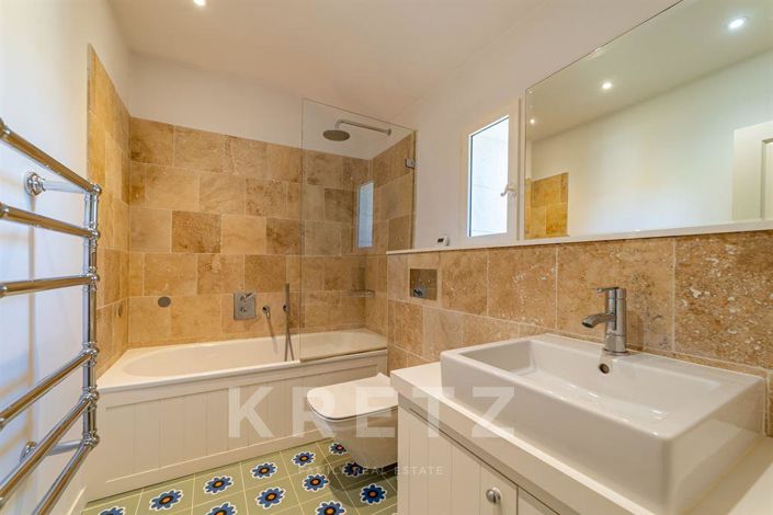 Image No.12-5 Bed House for sale