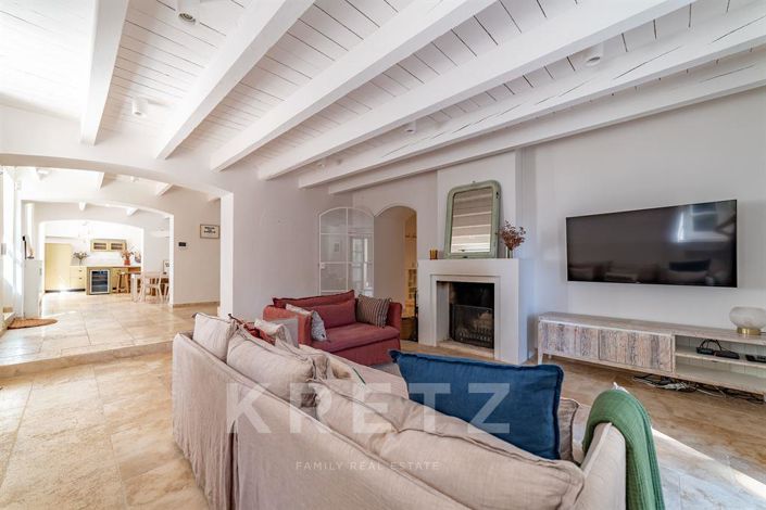 Image No.5-5 Bed House for sale