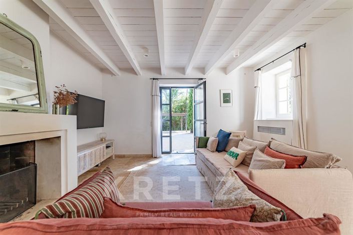 Image No.6-5 Bed House for sale