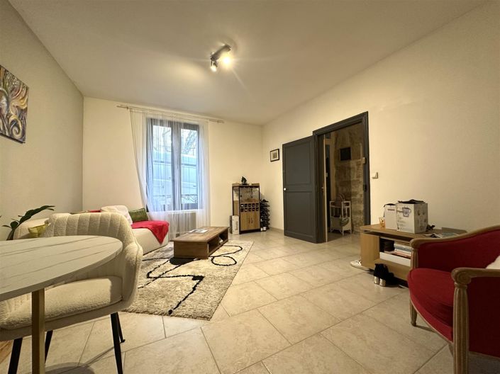 Image No.2-Maison de 2 chambres à vendre à Uzès