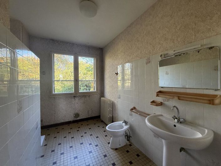 Image No.12-4 Bed House for sale