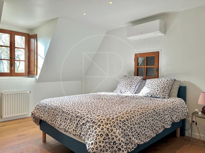 Image No.7-5 Bed House for sale