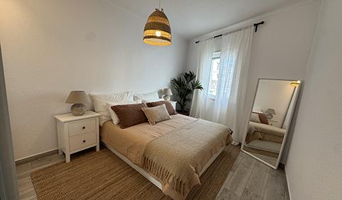 Image No.17-3 Bed House for sale