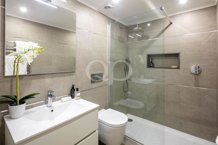 Image No.15-2 Bed House for sale