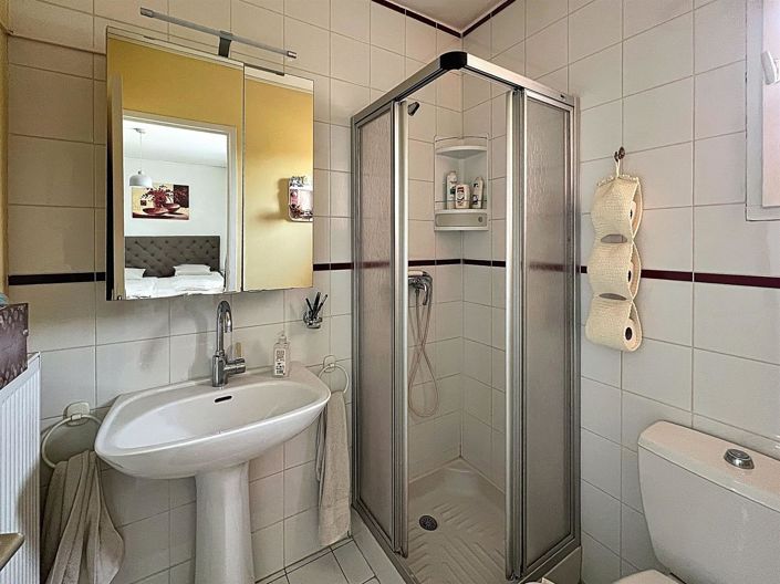 Image No.10-3 Bed House for sale