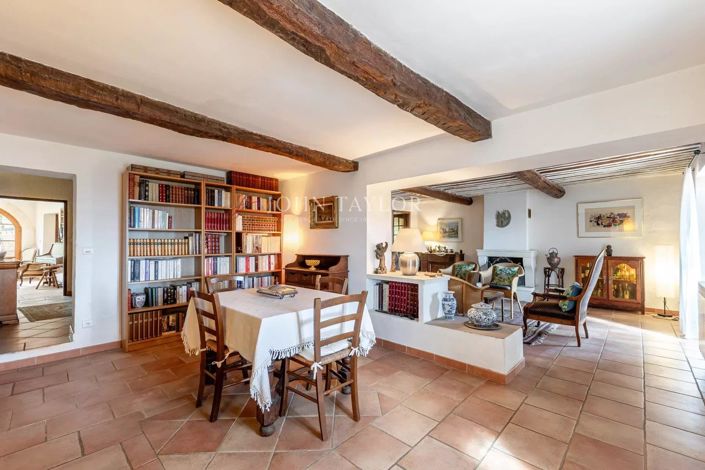 Image No.12-7 Bed House for sale