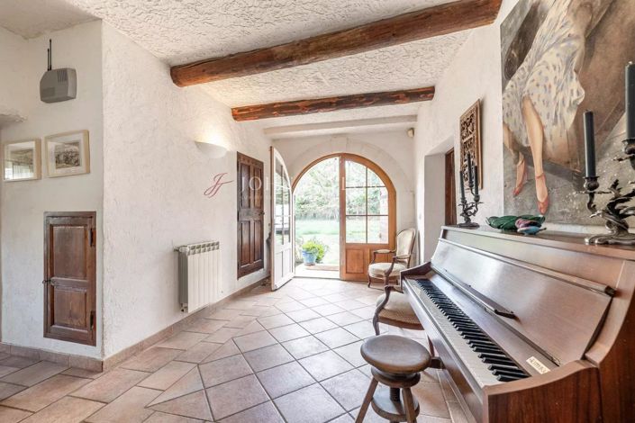 Image No.15-7 Bed House for sale