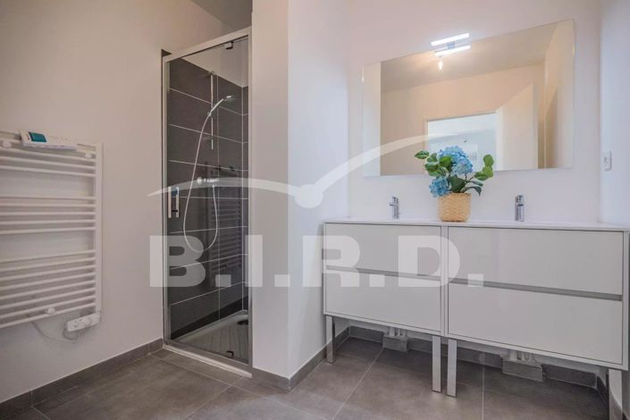 Image No.10-3 Bed Apartment for sale