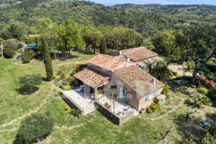 Image No.8-6 Bed House for sale