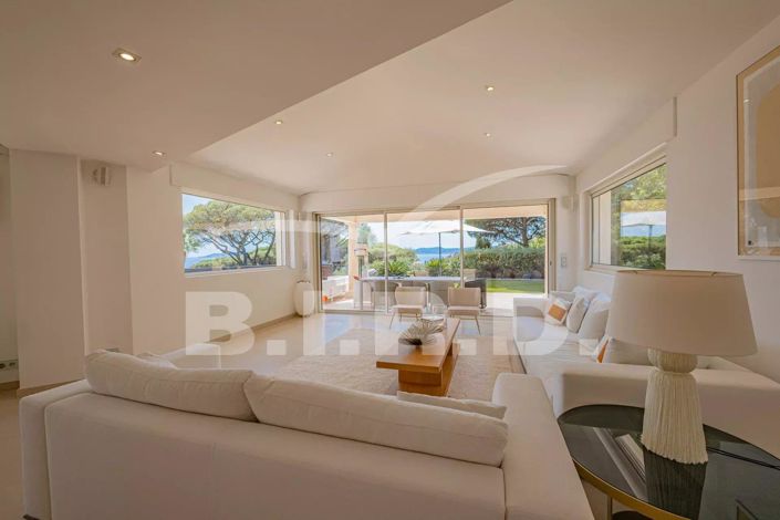 Image No.10-5 Bed House for sale