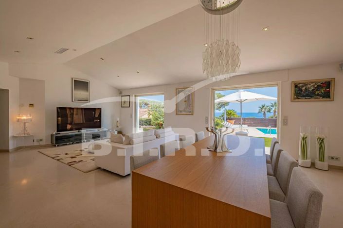 Image No.6-5 Bed House for sale