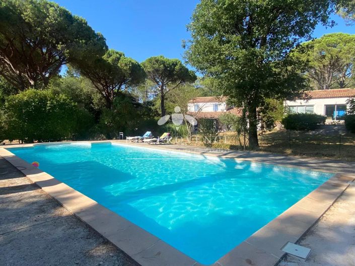 Image No.2-Maison de 5 chambres à vendre à Besse-sur-Issole