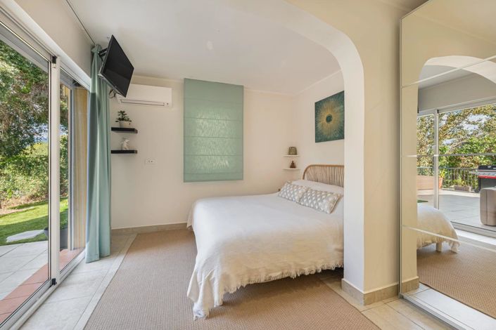 Image No.20-4 Bed House for sale