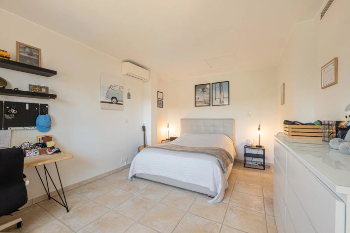 Image No.23-4 Bed House for sale