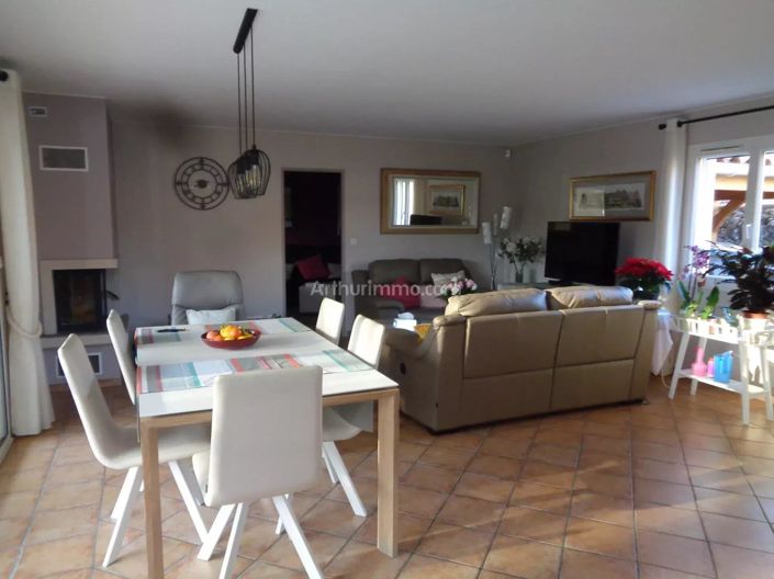 Image No.12-4 Bed House for sale